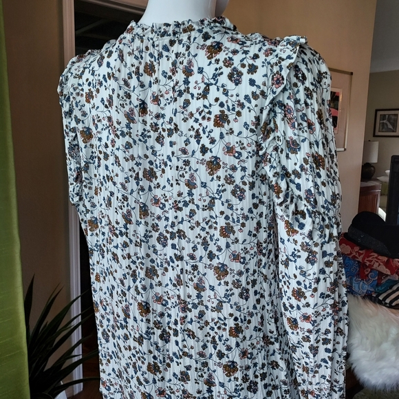 100% Viscose Prairie Top by Loft: Ann Taylor: Size M. - Picture 8 of 16